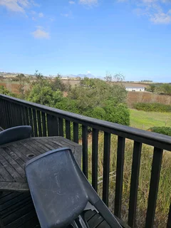 Pet friendly cabin with wonderful views and enclosed garden available from 1 December or 1 January