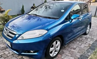 Honda FR-V 2.0i with 6 manual transmission for R69.999 Bargain