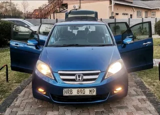 Honda FR-V 2.0i with 6 manual transmission for R69.999 Bargain