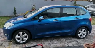 Honda FR-V 2.0i with 6 manual transmission for R69.999 Bargain