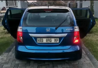 Honda FR-V 2.0i with 6 manual transmission for R69.999 Bargain