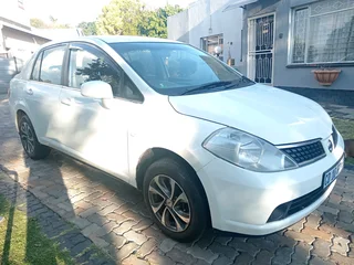2012 Nissan Tiida 1.6 manual transmission for R69.999 Bargain