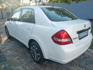 2012 Nissan Tiida 1.6 manual transmission for R69.999 Bargain
