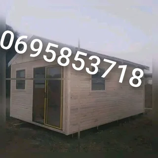 Pillet wooden hut