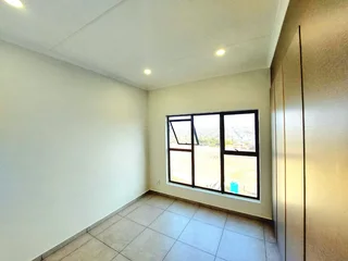 Experience True Luxury at Emerald Skye – 1-Bedroom, 1-Bath Apartment from R898 275