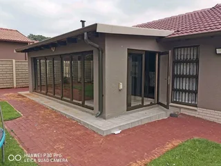 Aluminium doors and windows service