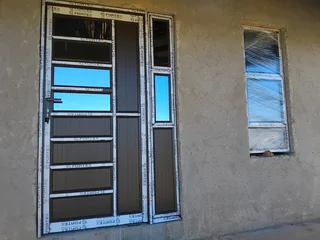 Aluminium doors and windows service