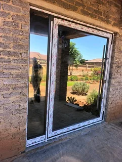 Aluminium doors and windows service