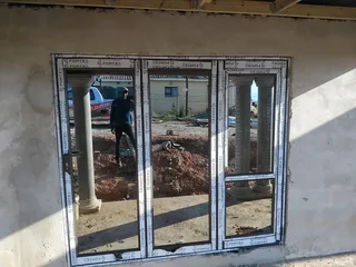 Aluminium doors and windows service