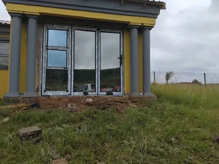 Aluminium doors and windows service