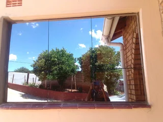 Aluminium doors and windows service