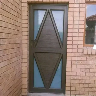 Aluminium doors and windows service