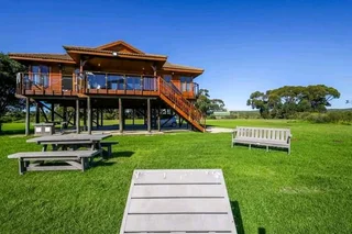 Phillip Log Homes Construction Company: &#43;27687776102