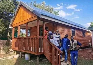 Phillip Log Homes Construction Company: &#43;27687776102