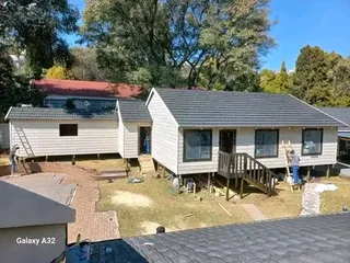 Phillip Log Homes Construction Company: &#43;27687776102