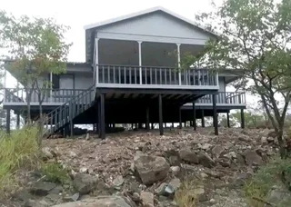 Phillip Log Homes: &#43;27687776102