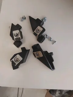 Polo 6 and 7 headlight clips