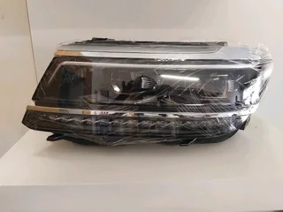 VW Tiguan xenon headlight left side