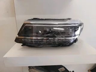 VW Tiguan xenon headlight left side