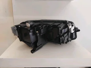 VW Tiguan xenon headlight left side