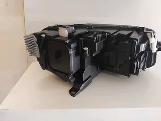 VW Tiguan xenon headlight left side