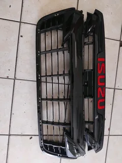 Isuzu Dmax bumper grill 2024