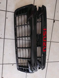 Isuzu Dmax bumper grill 2024