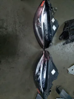 Mercedes Benz w205 both side headlihts