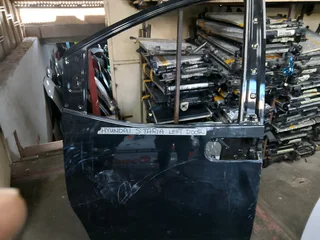 Hyundai sharia left side door,