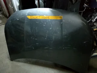 Peugeot 2008, bonnet,