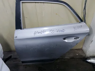Hyundai I20 grade left back door,