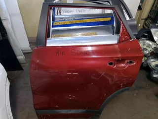 Kia sonnet left back door,