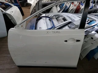 Nissan X-Trail left front door,