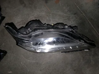 Lexus RX 350, right side headlight