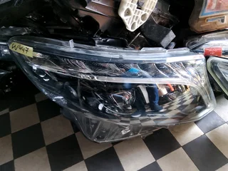 Mercedes Benz Vito right side headligh