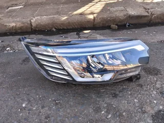 renault Lazer traffic right headlight,