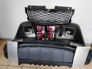 Rang Rover Evoque complete front bumper back bumper and both side taillight