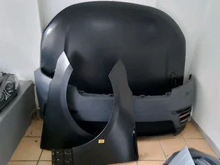 Rang Rover velar complete front bumper, bonnet and both ide fender,