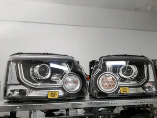 Land Rover discovery 4 both side headlights,