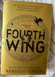 Fourth Wing Book by Rebecca Yarros – 500 pages – Like New – R300