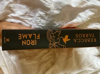 Iron Flame by Rebecca Yarros – 623 pages – Like New – R350