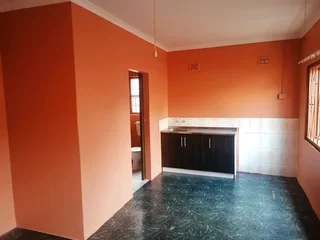 Outbuilding for rent in Clayfield