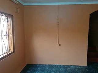 Outbuilding for rent in Clayfield