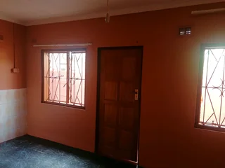 Outbuilding for rent in Clayfield