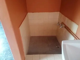 Outbuilding for rent in Clayfield