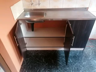 Outbuilding for rent in Clayfield