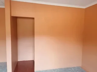 Outbuilding for rent in Clayfield