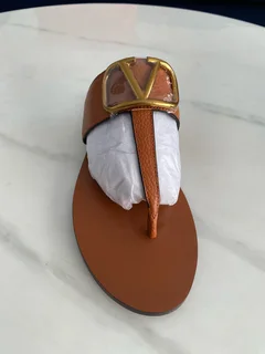 Women slides /slippers/flops