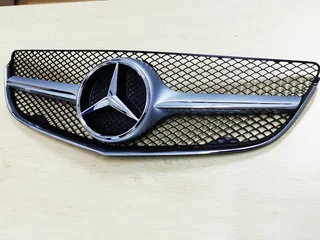 Front bumper grille for Mercedes-Benz E-Class Coupe and Convertible model C207 and A207
