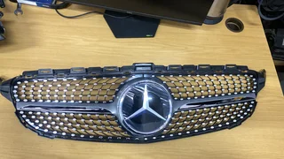 Mercedes Benz W205 Complete Brandnew Diamond Grill